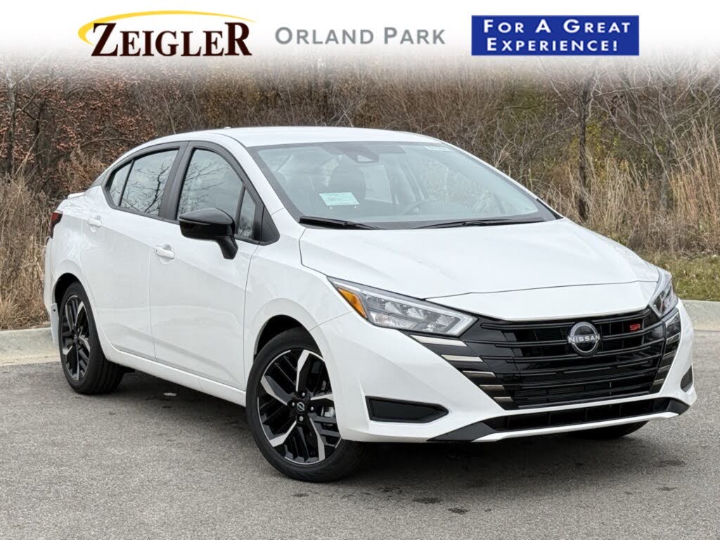 2025 Nissan Versa SR FWD