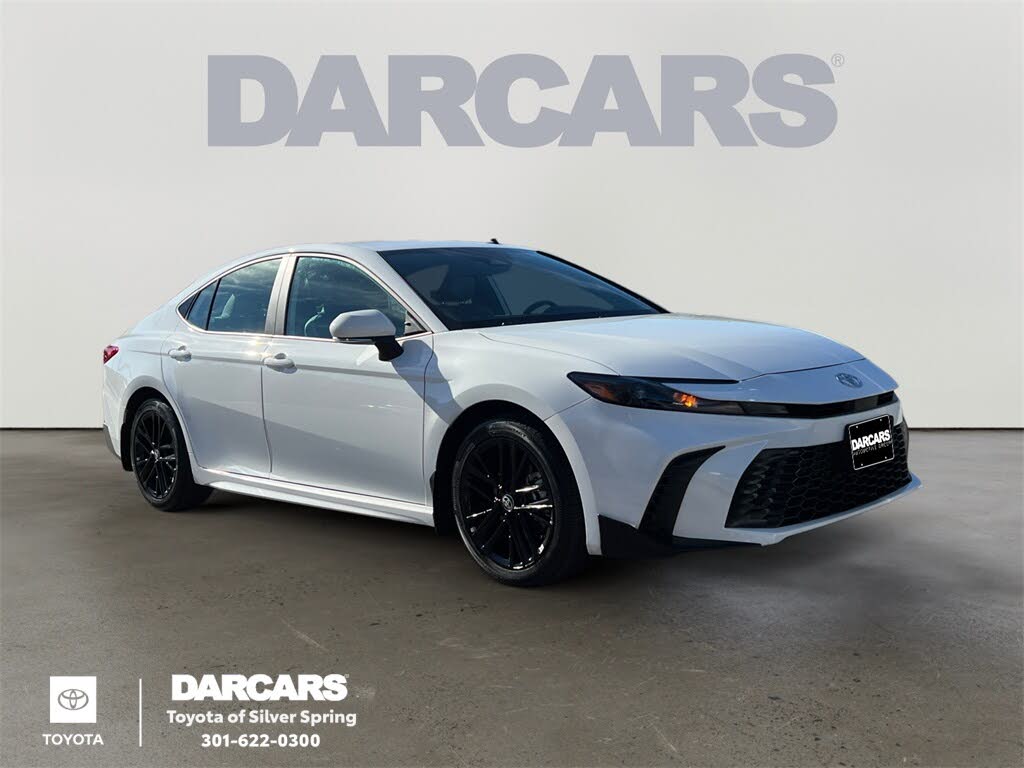 2025 Toyota Camry SE FWD