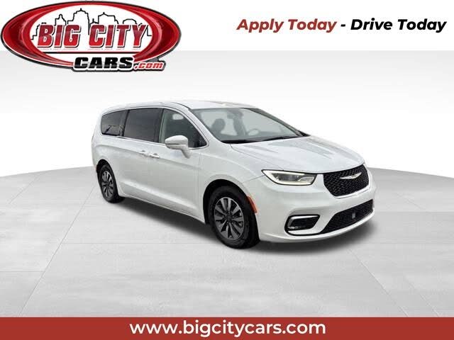 2022 Chrysler Pacifica Hybrid Touring L FWD