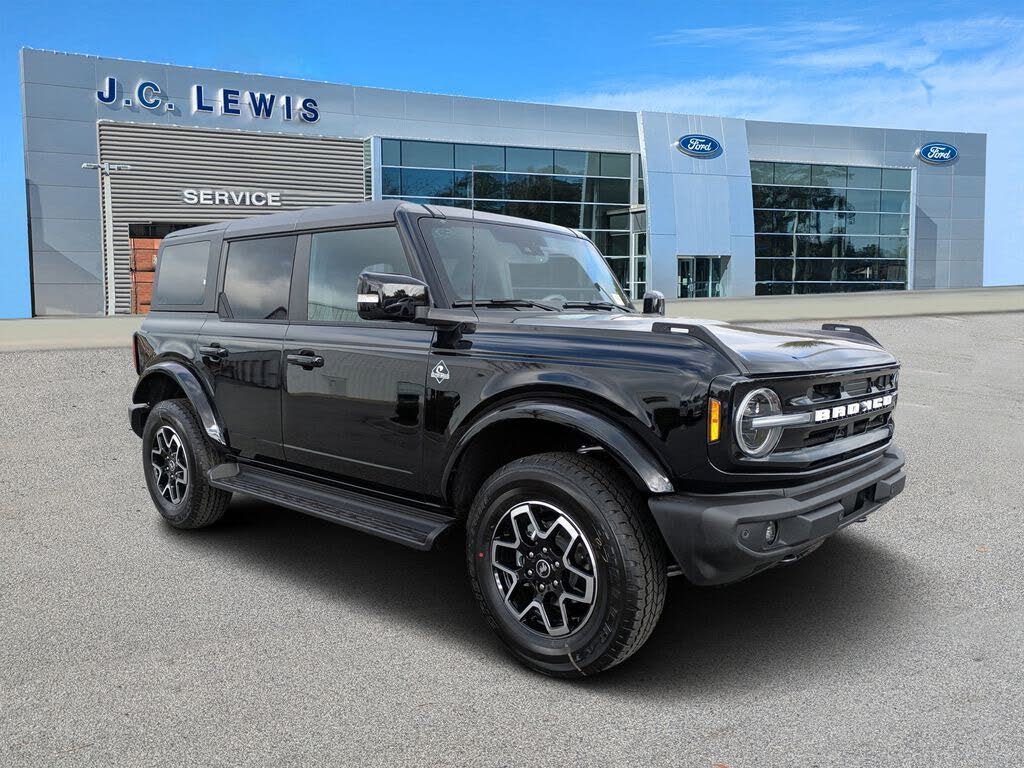 2025 Ford Bronco Outer Banks 4-Door 4WD