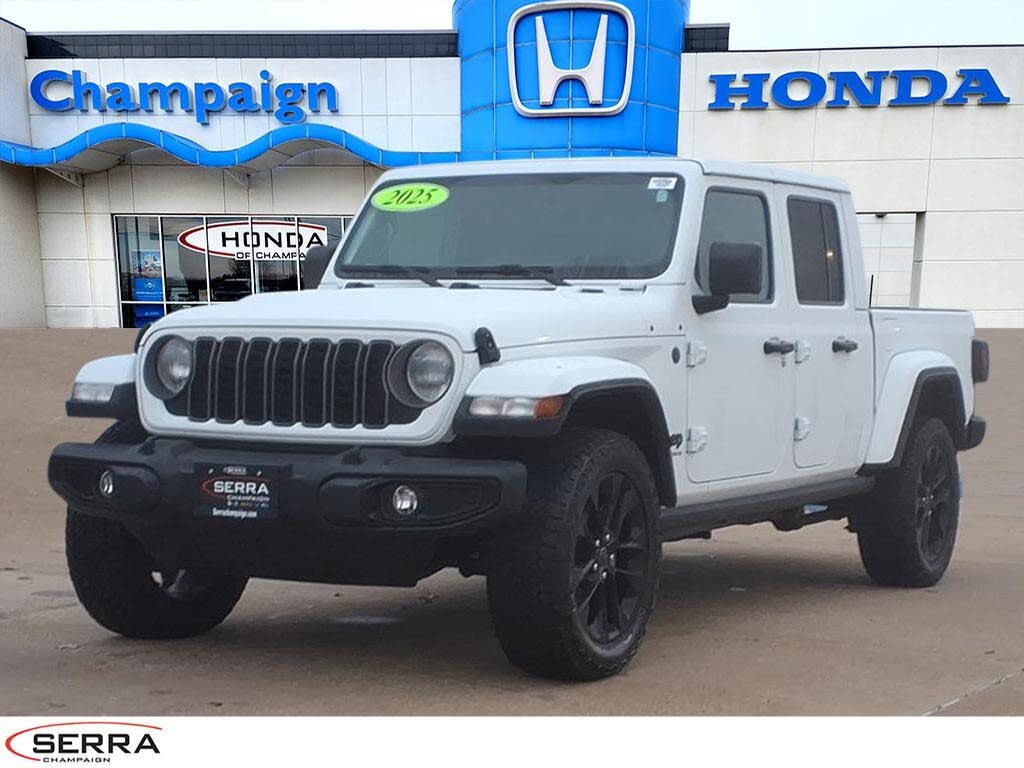 2025 Jeep Gladiator NightHawk Crew Cab 4WD
