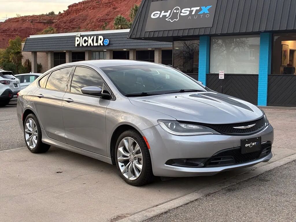 2015 Chrysler 200 S Sedan FWD