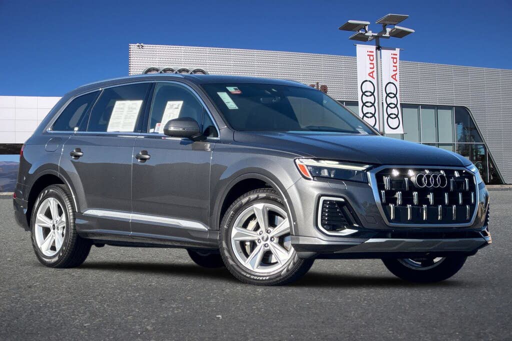 2025 Audi Q7 quattro Premium 45 TFSI