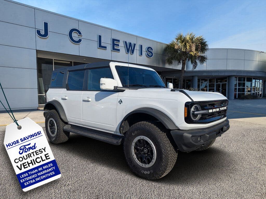 2025 Ford Bronco Outer Banks 4-Door 4WD