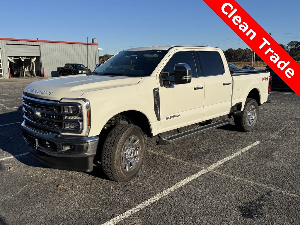 2025 Ford F-250 Super Duty Lariat Crew Cab 4WD