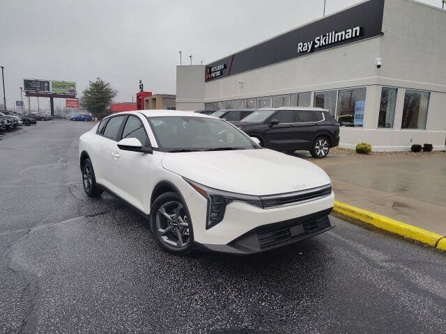 2025 Kia K4 LXS FWD
