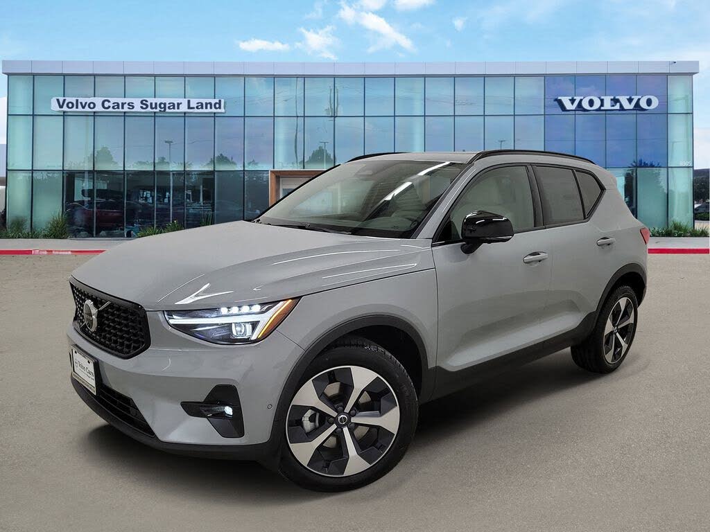 2026 Volvo XC40 B5 Plus AWD