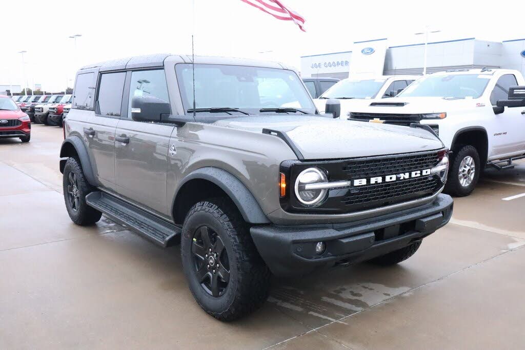 2025 Ford Bronco Outer Banks 4-Door 4WD