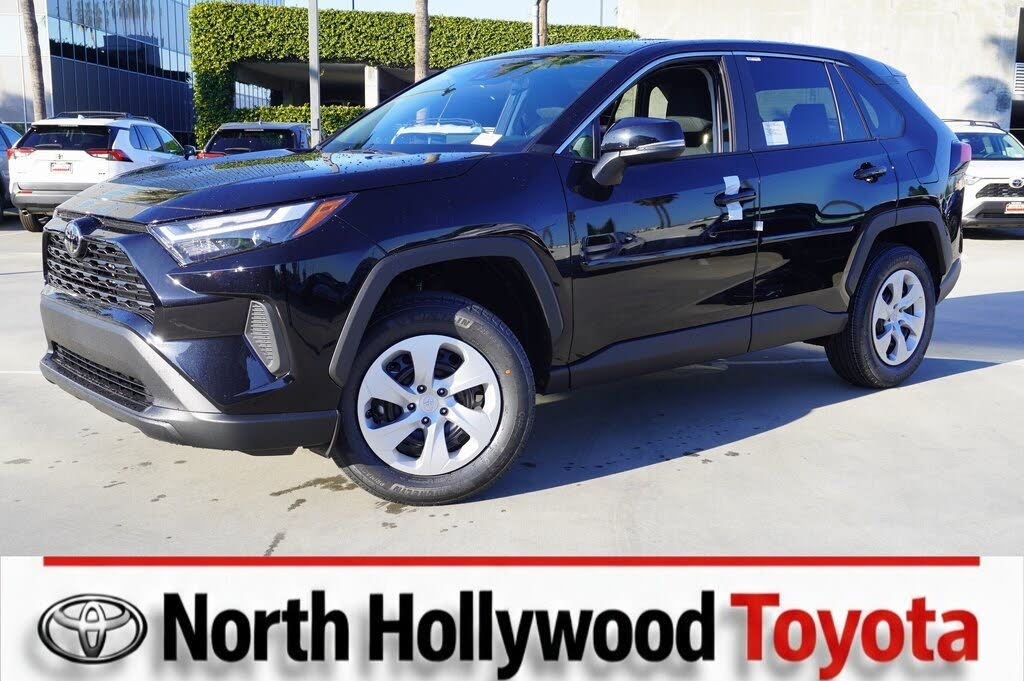 2025 Toyota RAV4 LE FWD