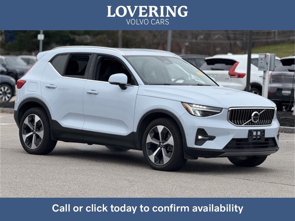 2025 Volvo XC40 B5 Plus Bright Theme AWD