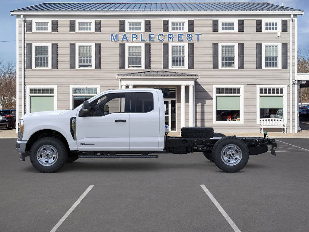 2026 Ford F-350 Super Duty Chassis XL SuperCab 4WD