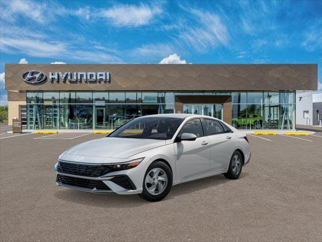 2026 Hyundai Elantra SE FWD