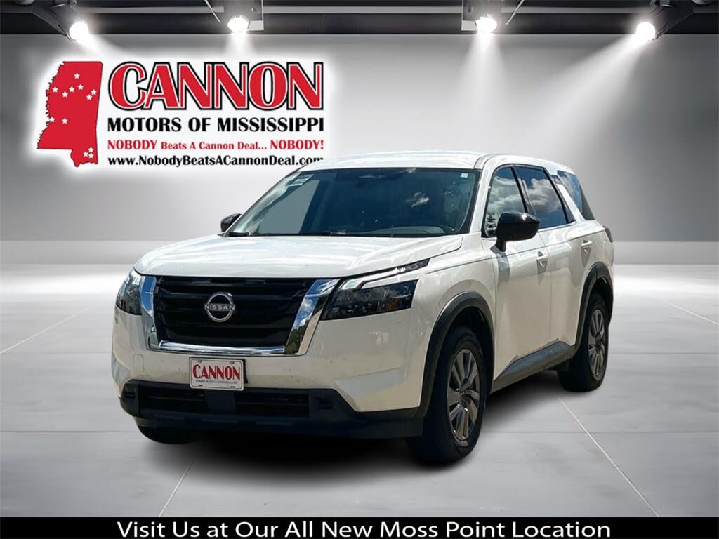 2025 Nissan Pathfinder S FWD