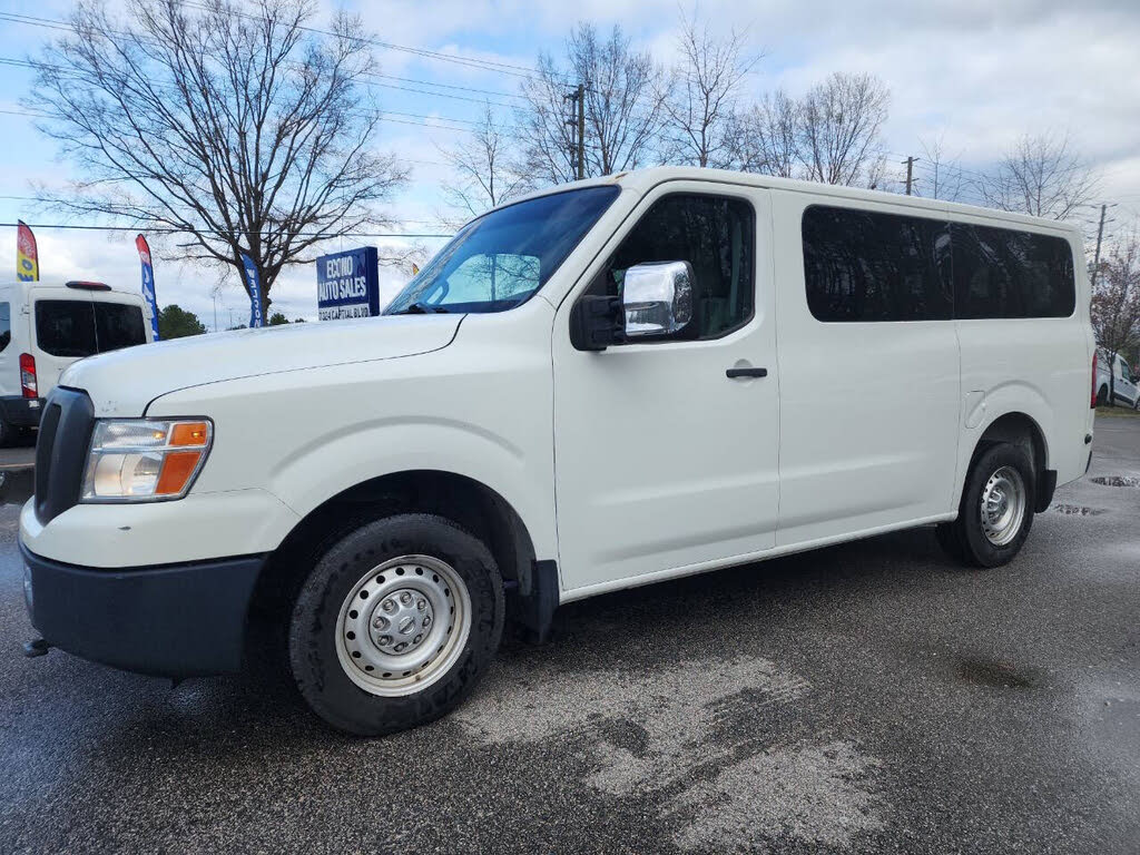 2015 Nissan NV Passenger 3500 HD SV V8