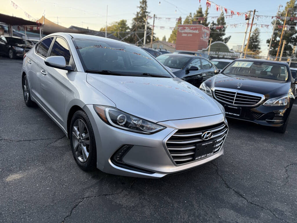 2017 Hyundai Elantra SE FWD