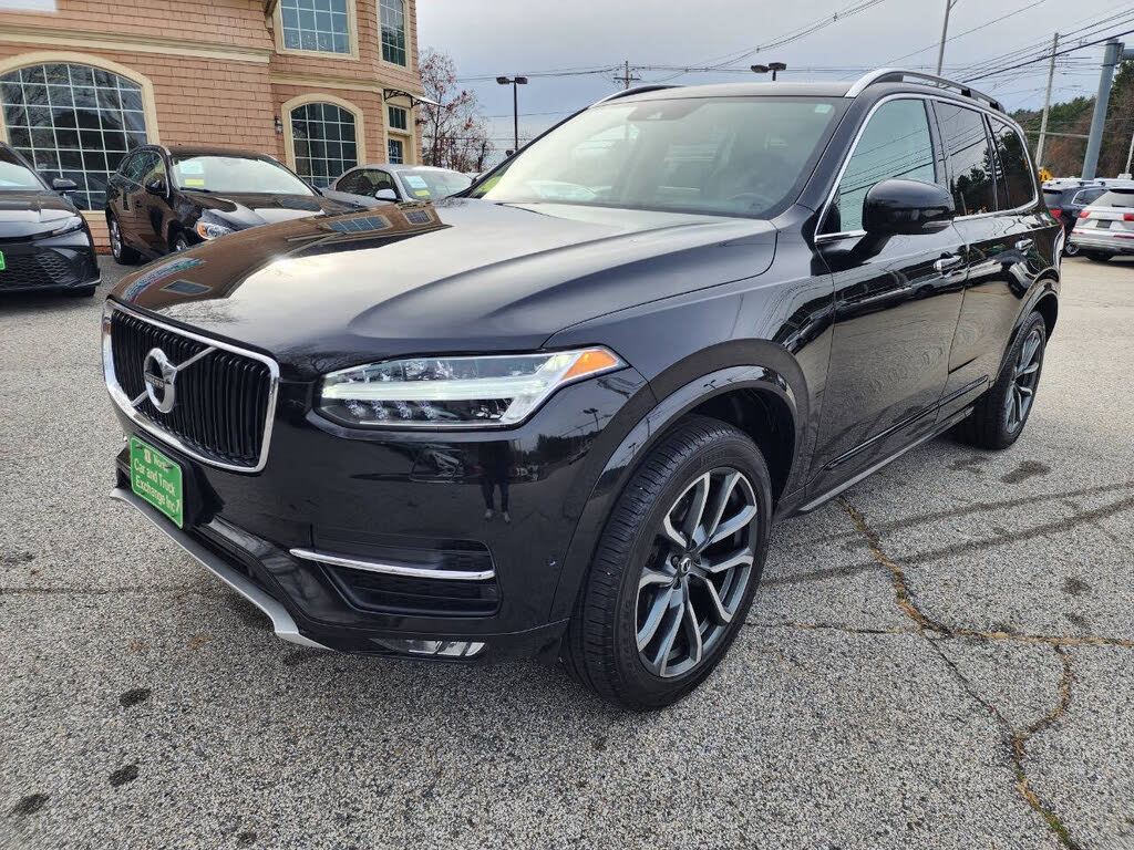 2017 Volvo XC90 T6 Momentum AWD