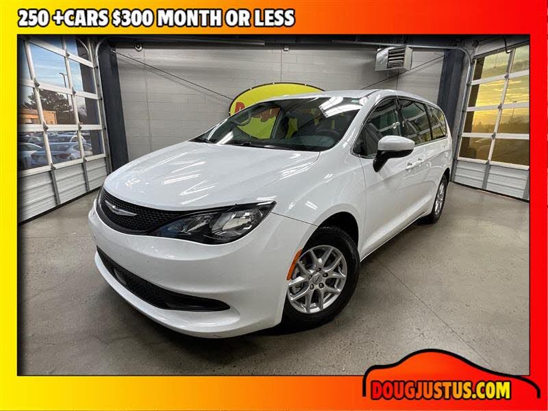 2022 Chrysler Voyager LX FWD