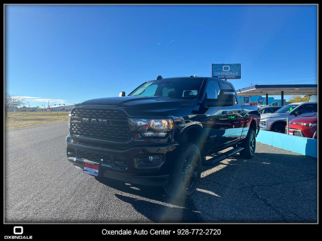 2024 RAM 2500 Big Horn Crew Cab 4WD