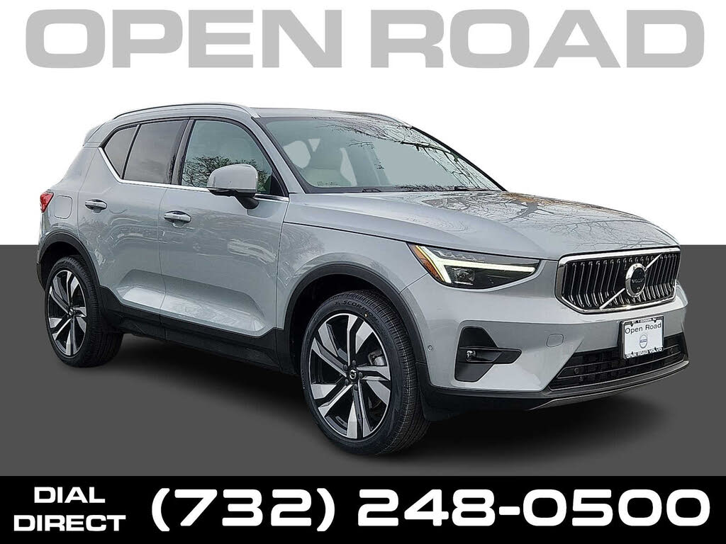 2024 Volvo XC40 B5 Ultimate Bright Theme AWD