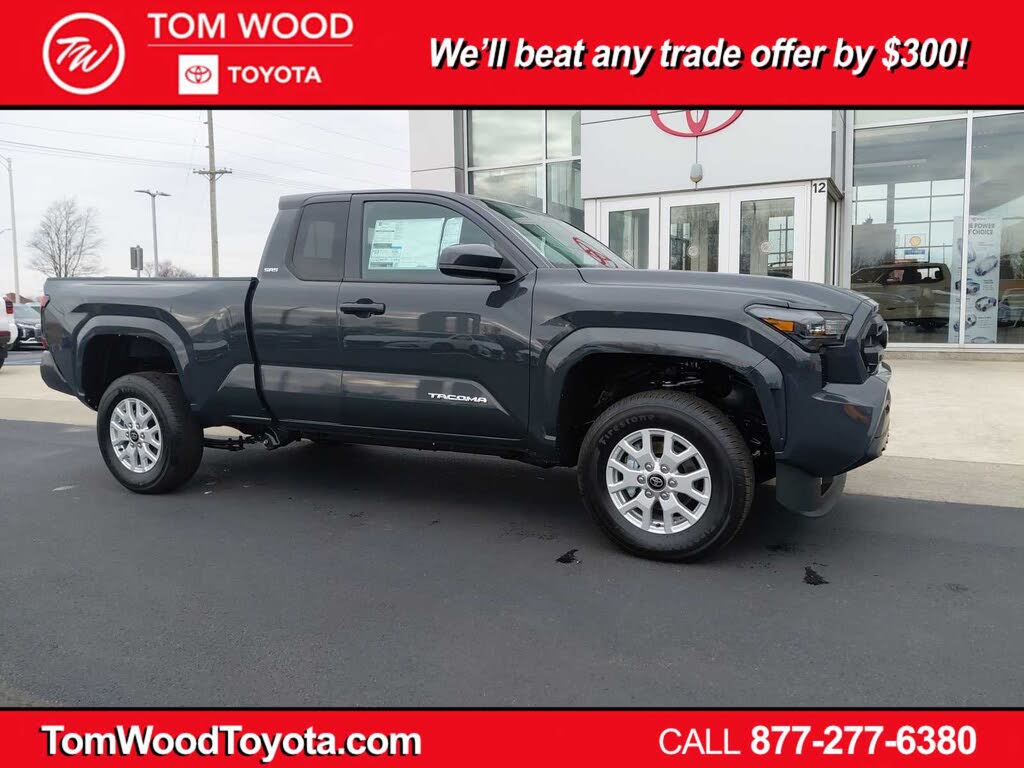 2025 Toyota Tacoma SR5 XtraCab LB RWD