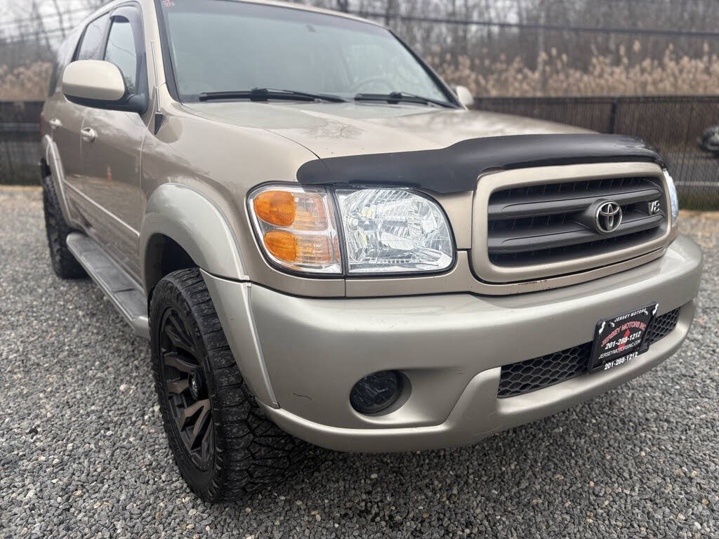 2004 Toyota Sequoia SR5 4WD