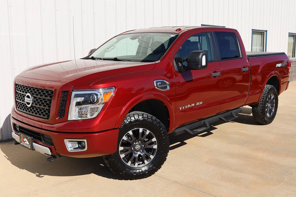 2017 Nissan Titan XD SL Crew Cab 4WD