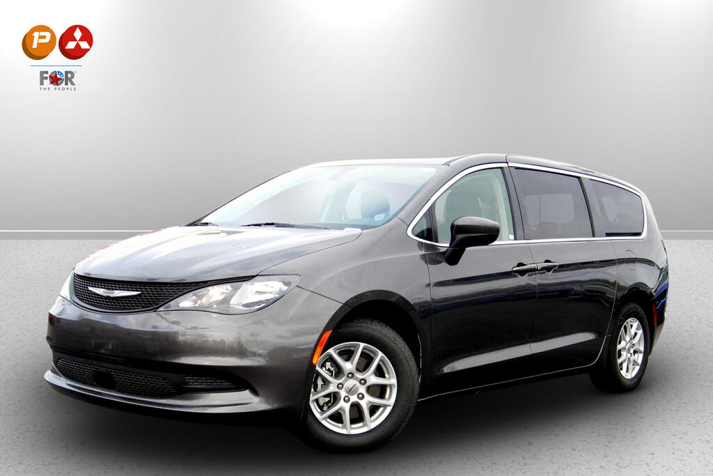 2022 Chrysler Voyager LX FWD