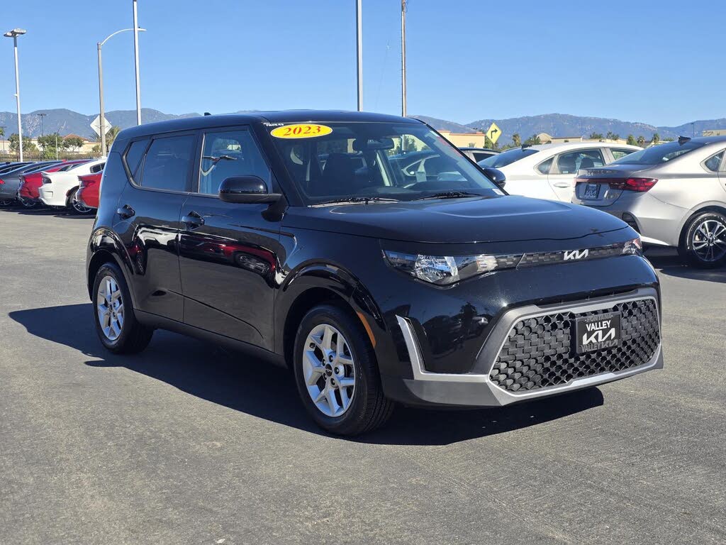 2023 Kia Soul LX FWD