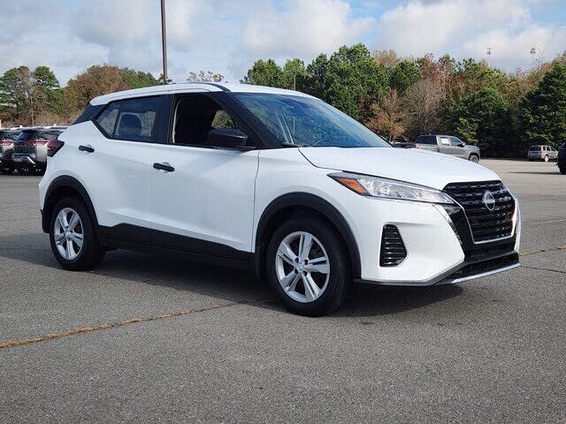 2025 Nissan Kicks S FWD