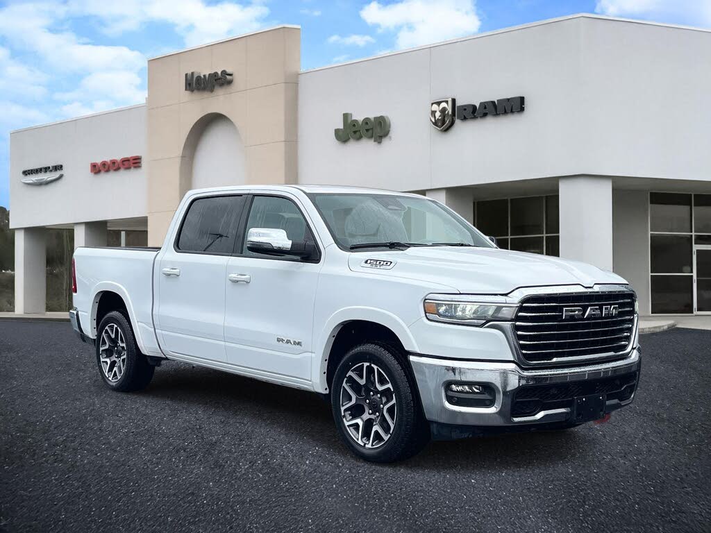 2025 RAM 1500 Laramie Crew Cab 4WD