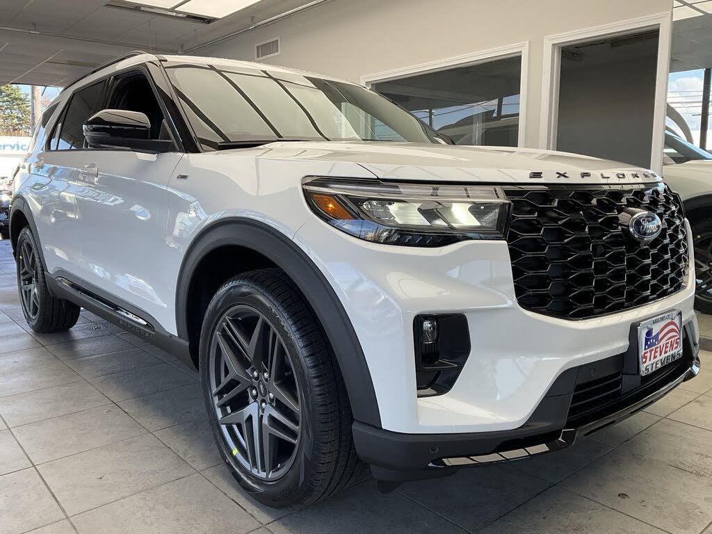 2026 Ford Explorer ST-Line AWD