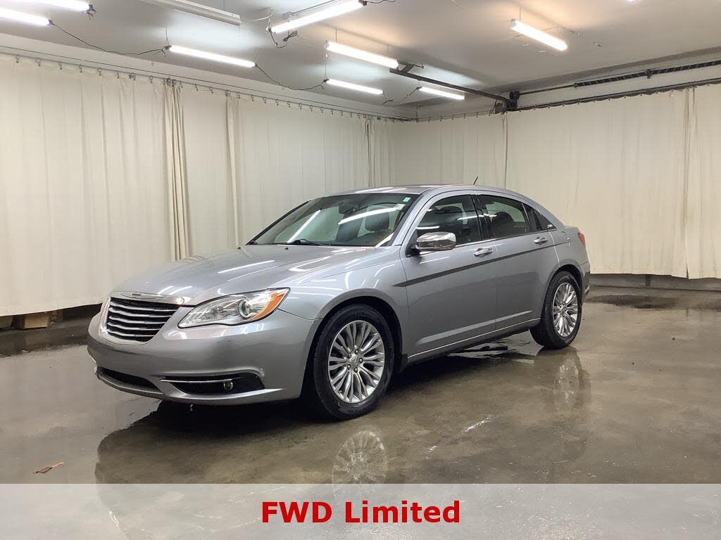 2013 Chrysler 200 Limited Sedan FWD