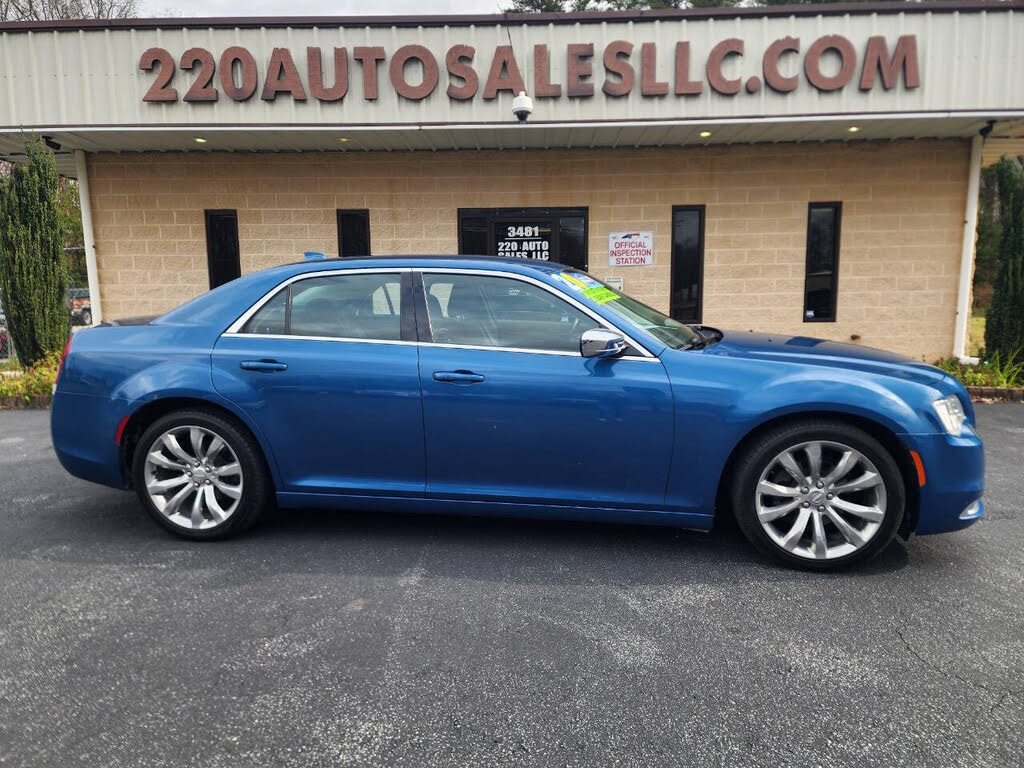 2020 Chrysler 300 Touring RWD