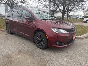 Chrysler Pacifica Hybrid Limited Red S FWD