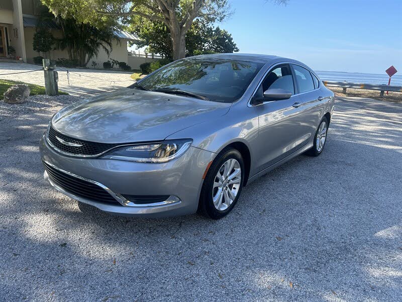 2015 Chrysler 200 Limited Sedan FWD