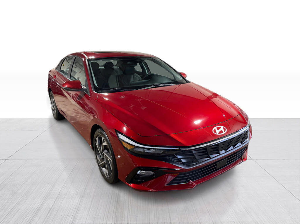 Hyundai Elantra Luxury FWD 2025