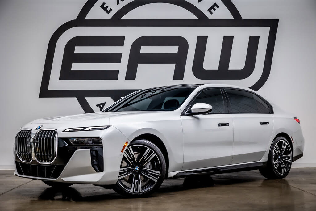 2025 BMW 7 Series 740i RWD