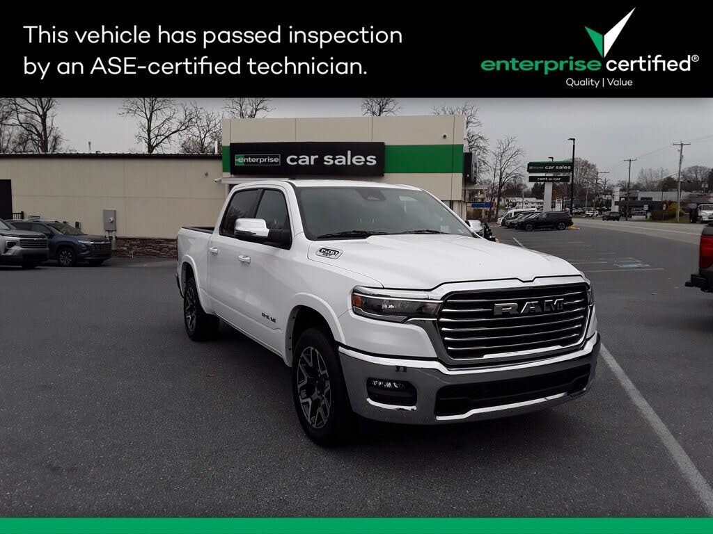 2025 RAM 1500 Laramie Crew Cab 4WD