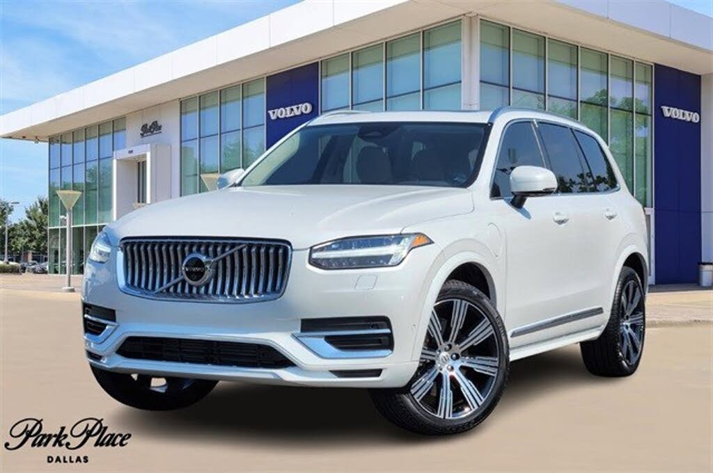 2025 Volvo XC90 Recharge T8 Plus Bright Theme 7-Passenger eAWD