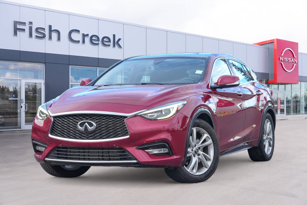 2017 INFINITI QX30 Premium FWD