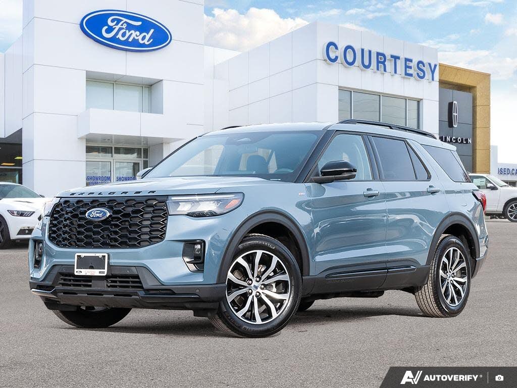 2025 Ford Explorer ST-Line AWD