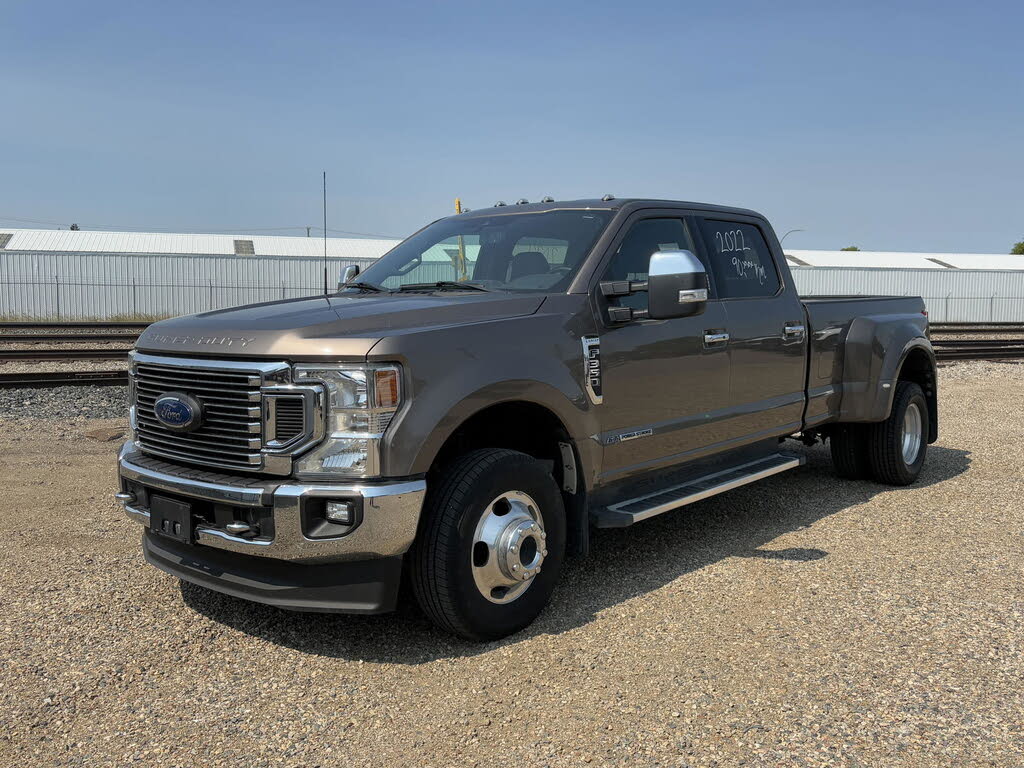2022 Ford F-350 Super Duty Lariat Crew Cab LB DRW 4WD