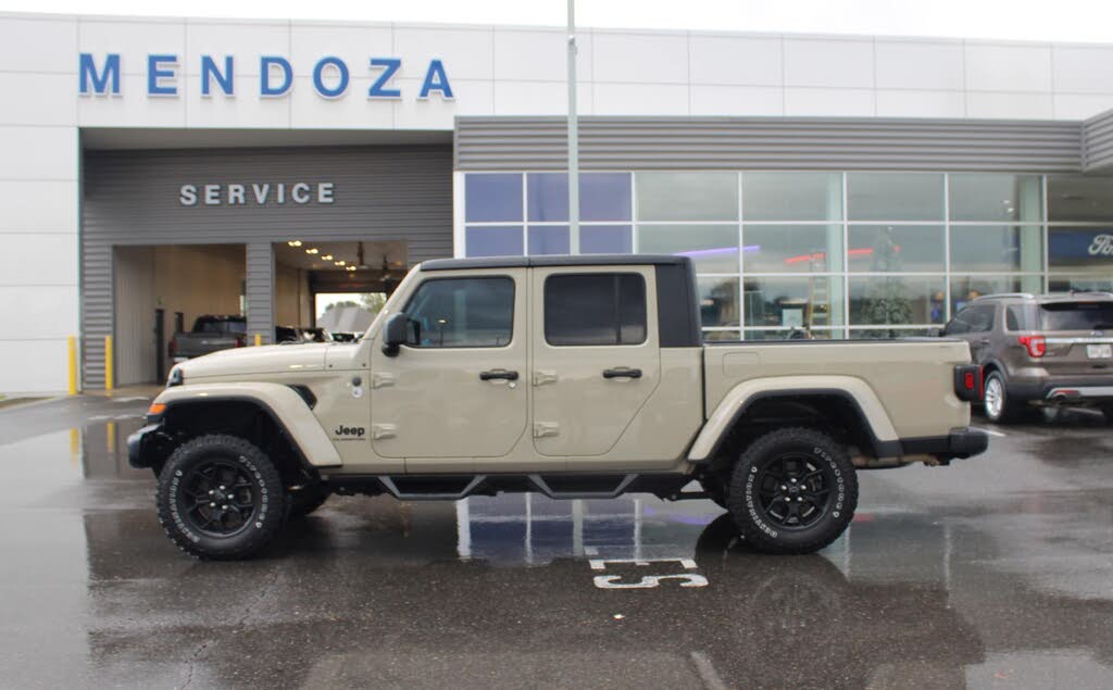2022 Jeep Gladiator Sport Crew Cab 4WD