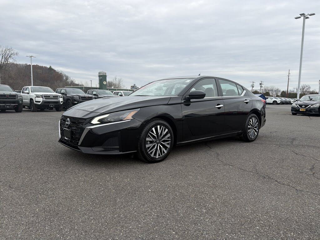 2023 Nissan Altima 2.5 SV FWD