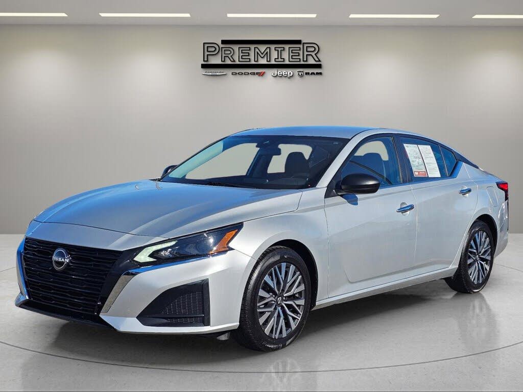 2024 Nissan Altima 2.5 SV FWD