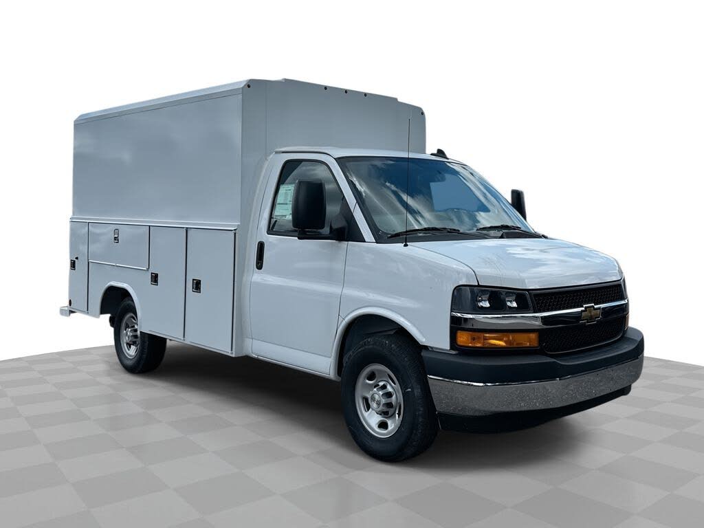 2025 Chevrolet Express Chassis 3500 Cutaway 139