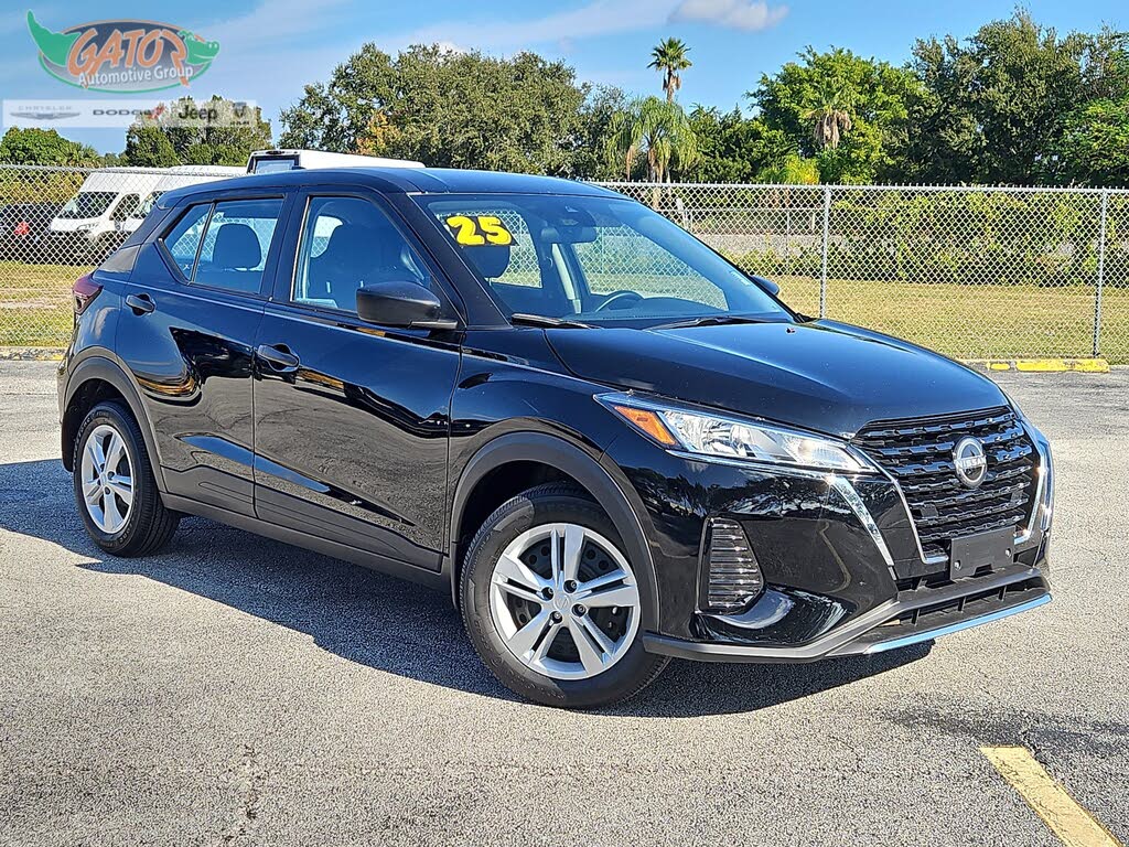 2025 Nissan Kicks Play S FWD