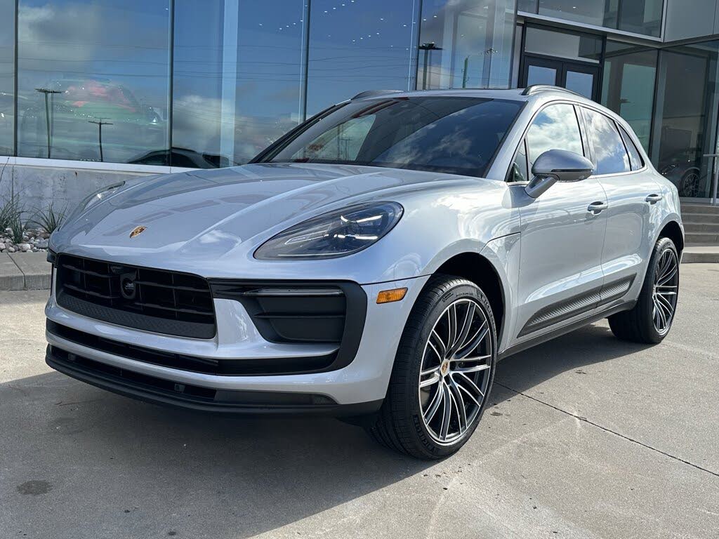 2026 Porsche Macan AWD