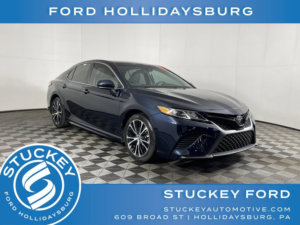 2019 Toyota Camry SE FWD