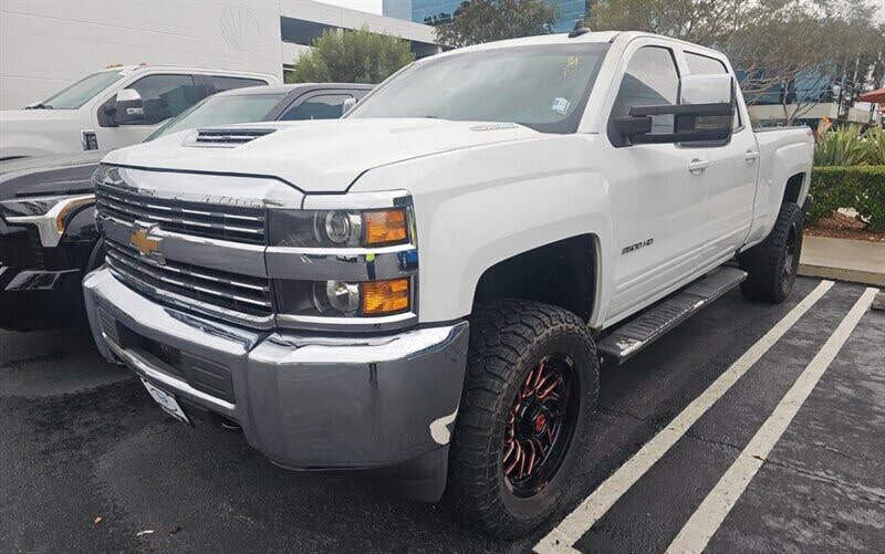2017 Chevrolet Silverado 2500HD LT Crew Cab 4WD